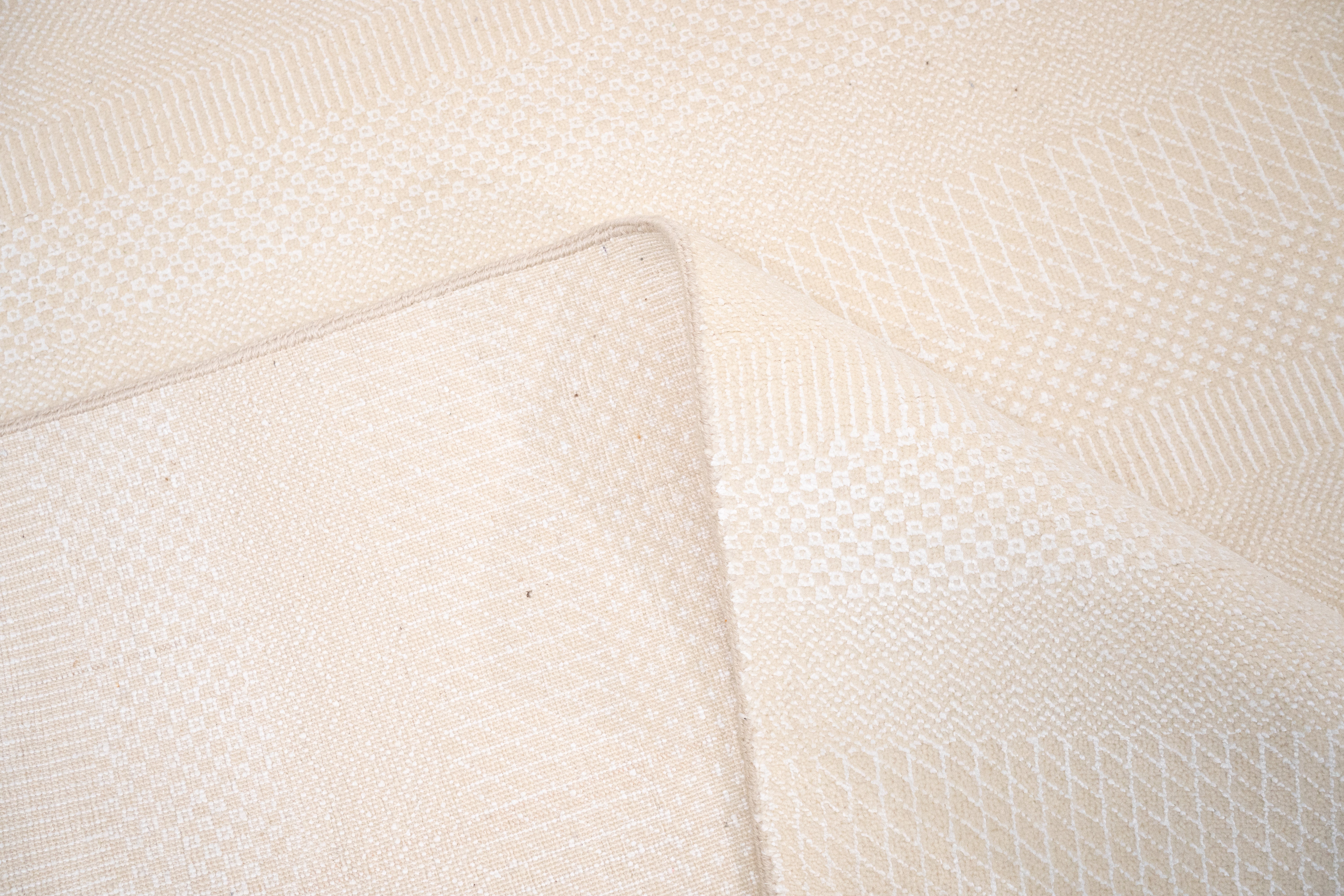 Handknotted Carpet, DIA - 1252 MCN, Ivory & Ivory